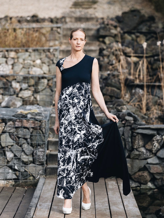 kaseee-Kleid mit Bindung im Rücken und Siebdruck