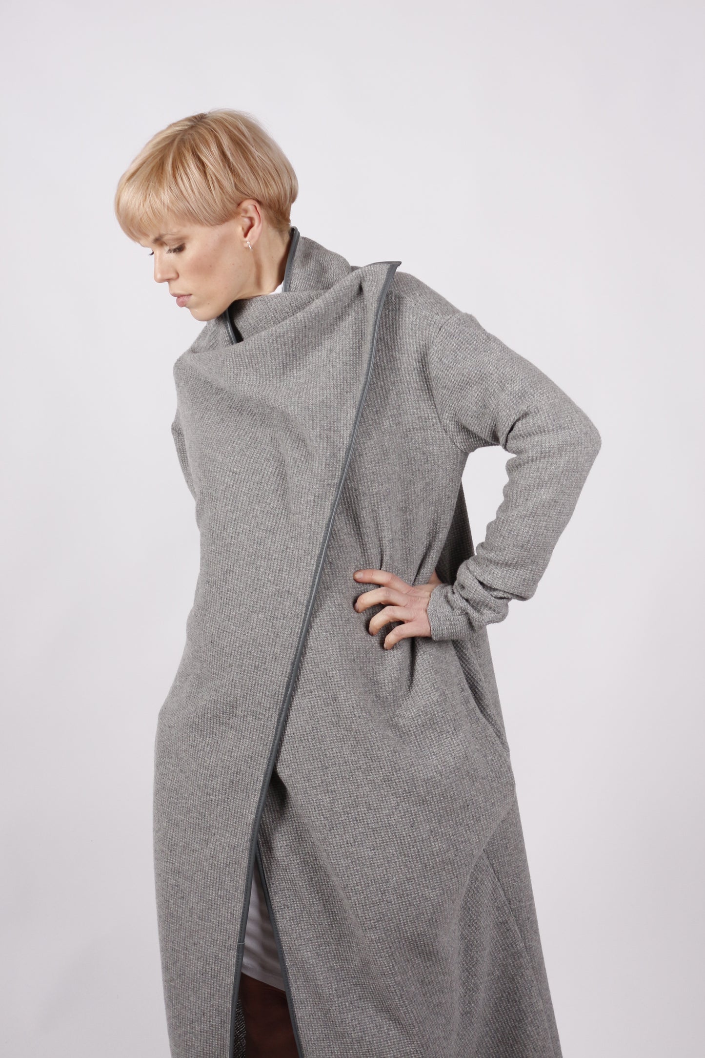 kaseee KSELINNA Strickmantel Wolle/Polyamid Mischgewebe mit Leder gepaspelt