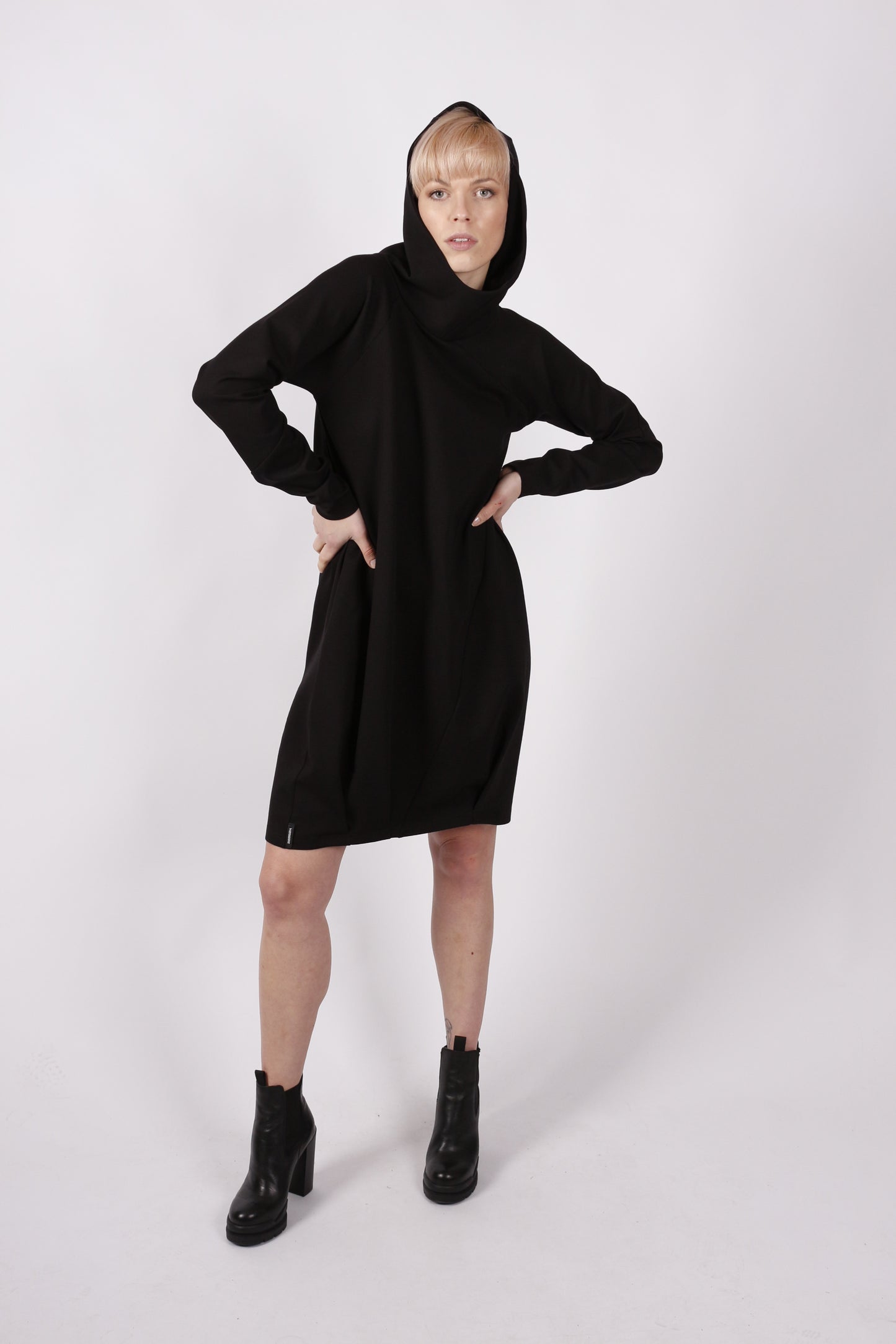 kaseee KSEHOODIKLEID weit Romanit mit Falten