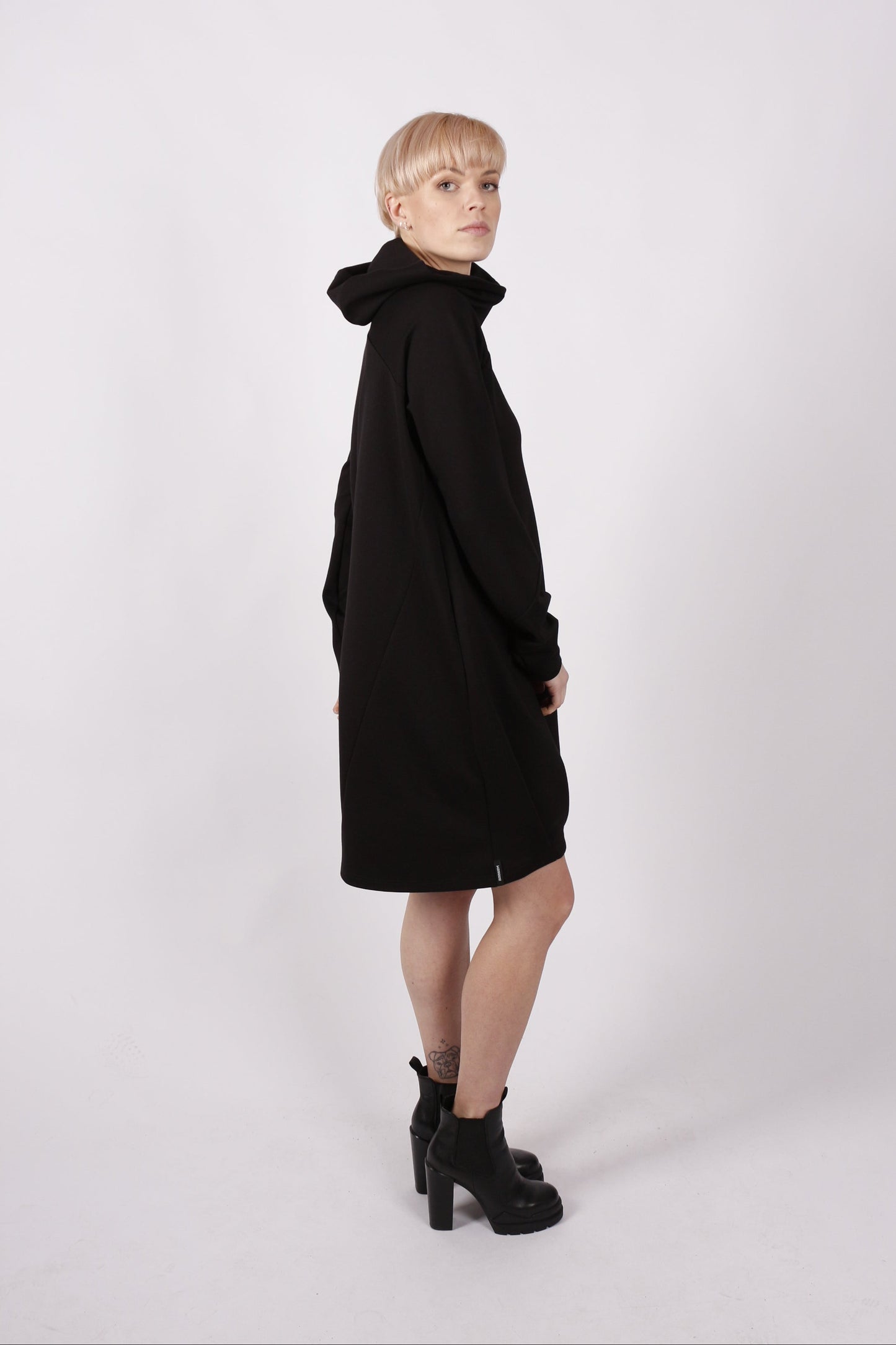 kaseee KSEHOODIKLEID weit Romanit mit Falten