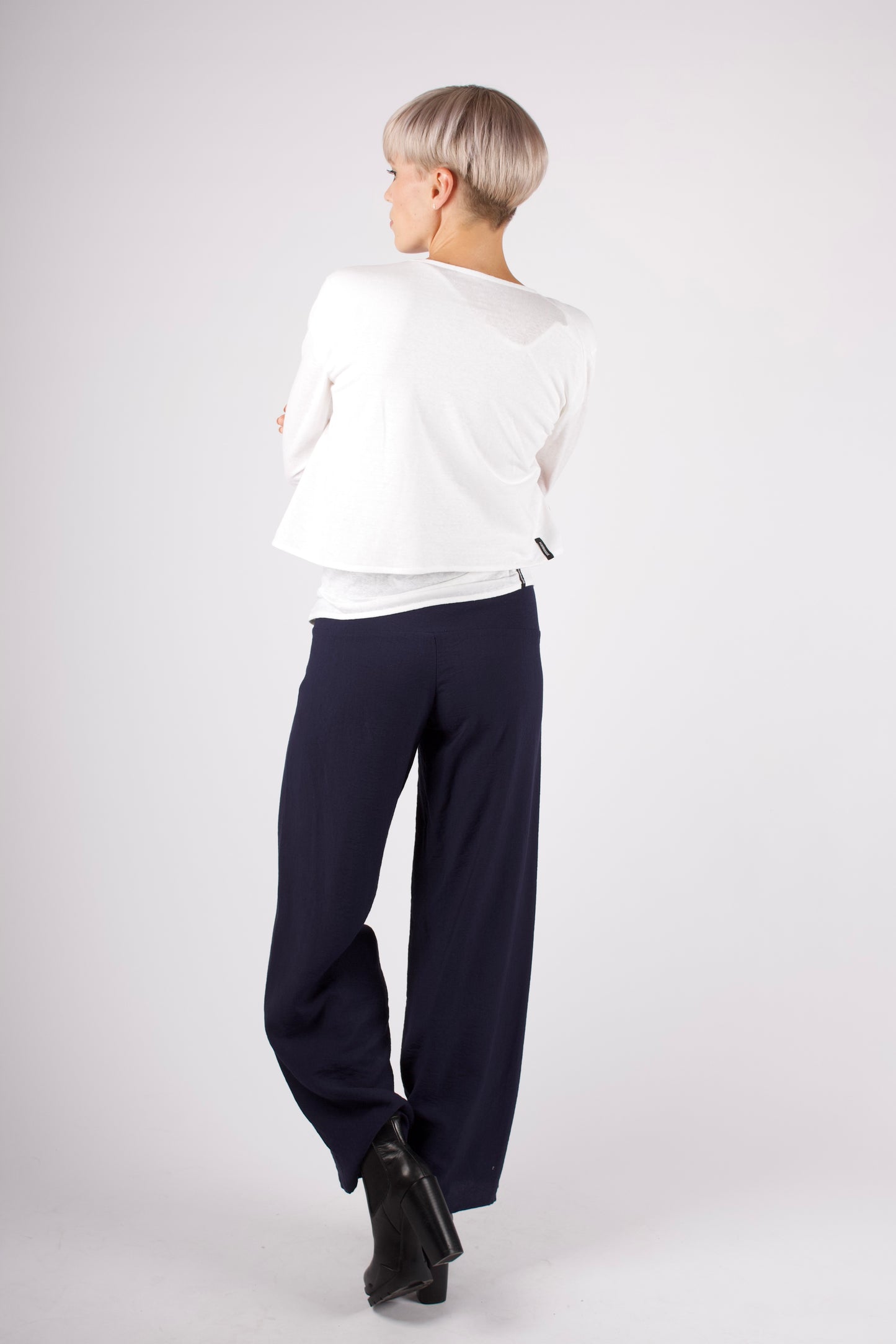 kaseee COLLA Hose feine Schurrwolle
