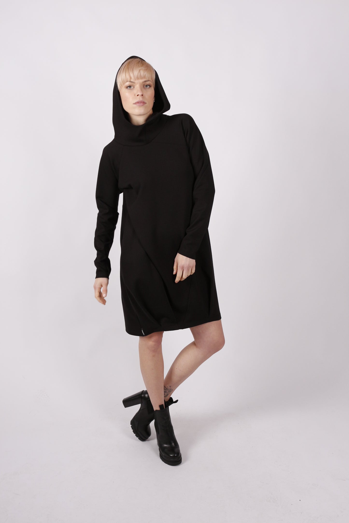 kaseee KSEHOODIKLEID weit Romanit mit Falten